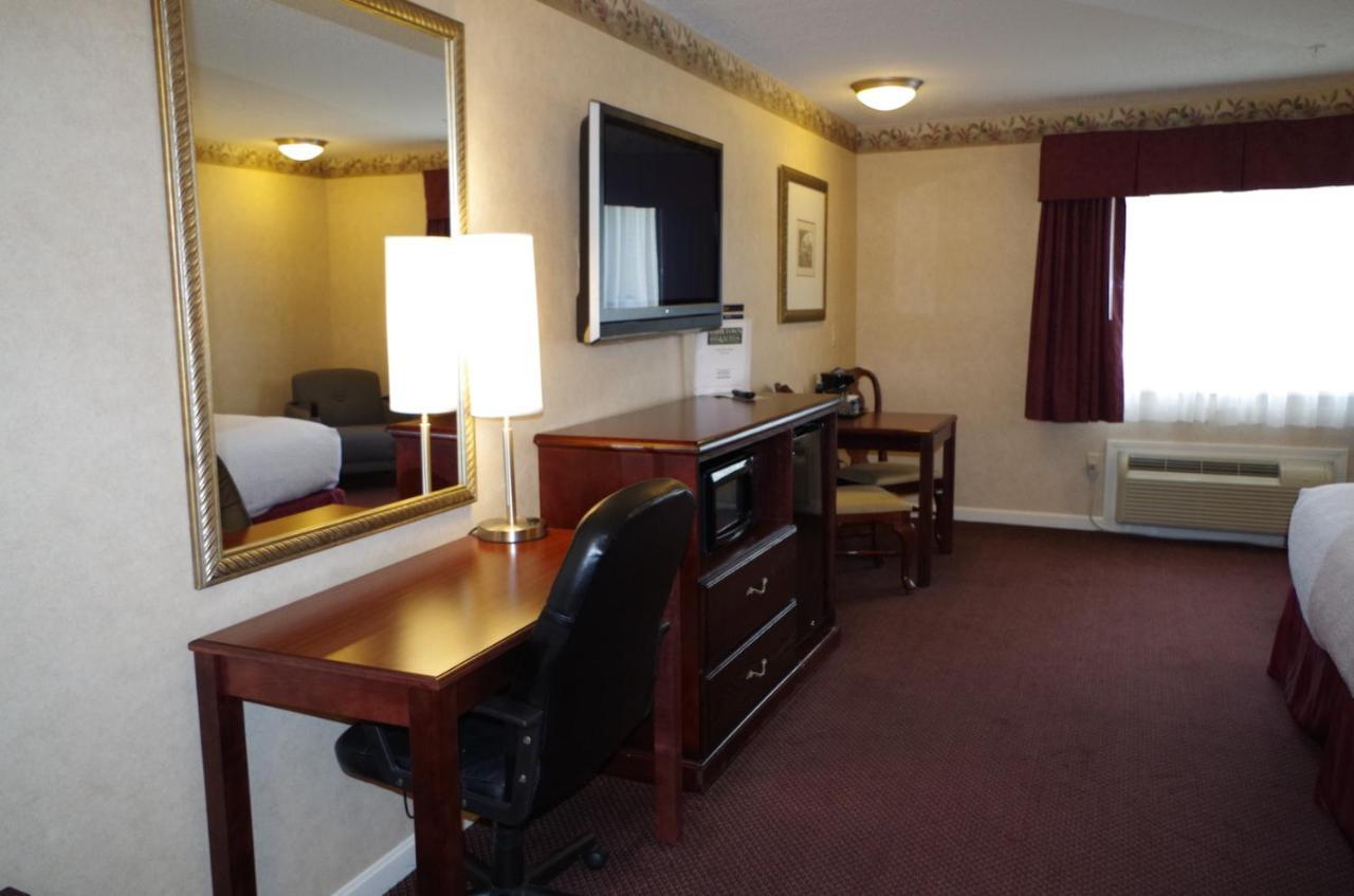 Shiretown Inn & Suites Houlton Kültér fotó